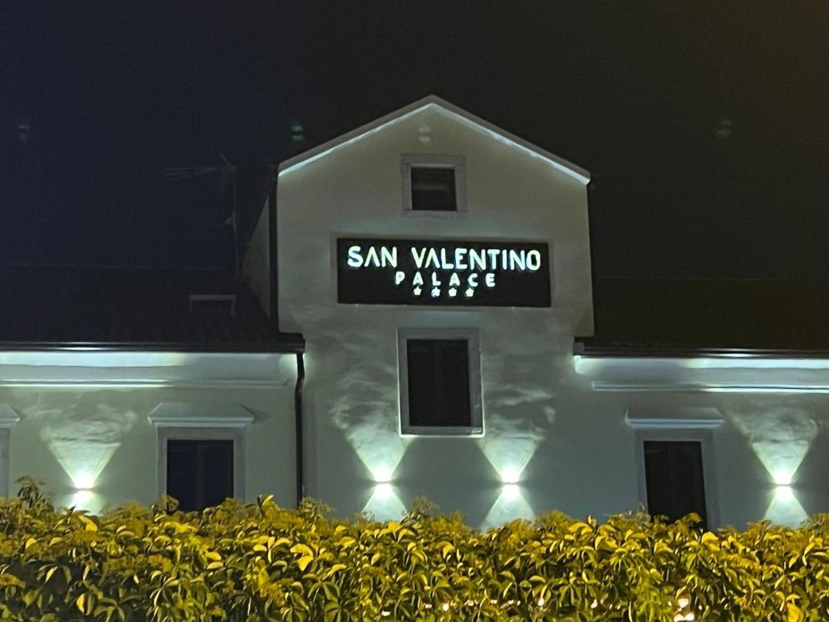 Hotel Palace San Valentino Umag Exterior photo