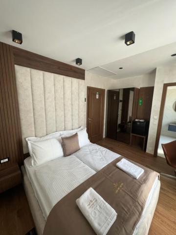 Hotel Palace San Valentino Umag Exterior photo