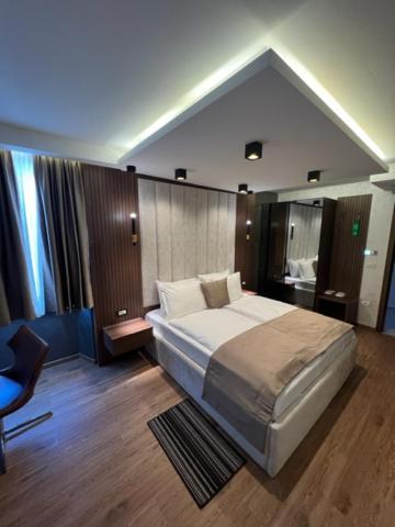 Hotel Palace San Valentino Umag Exterior photo